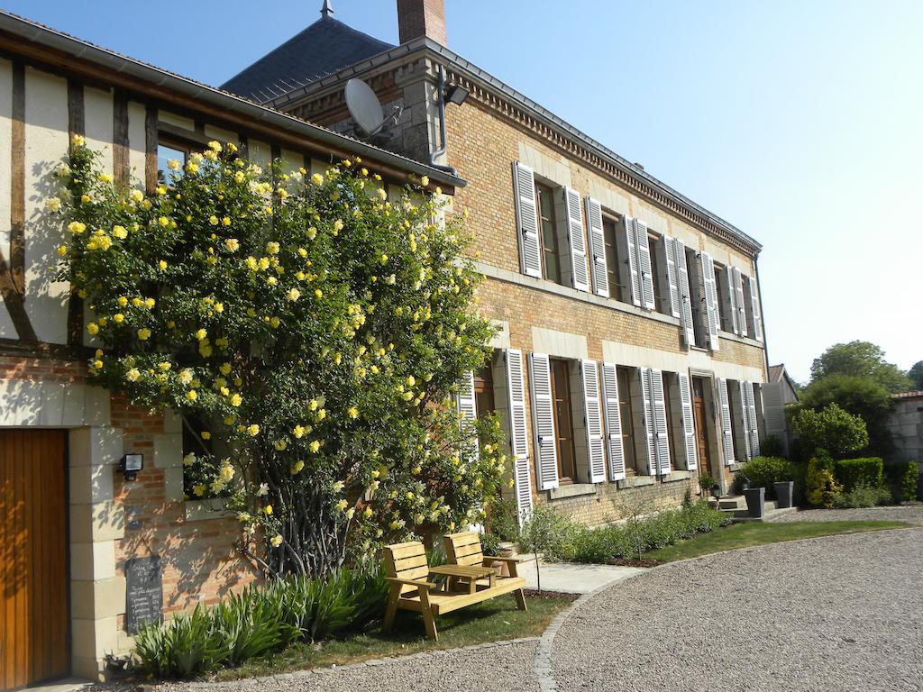 Hotel Entre Cour Et Jardin Châlons-en-Champagne Exterior foto